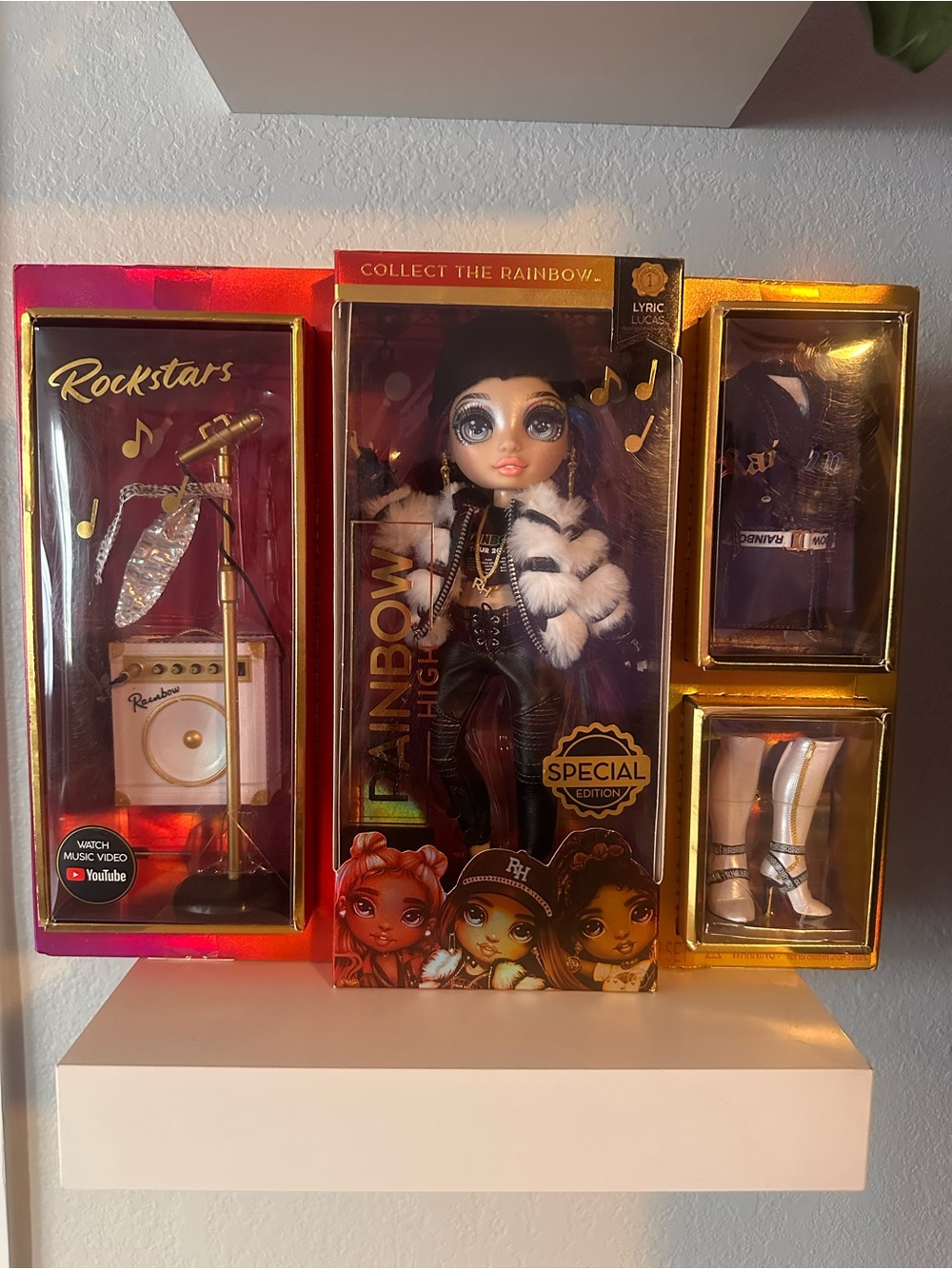 Rainbow Rockstars Doll in Black & White Stage Outfit